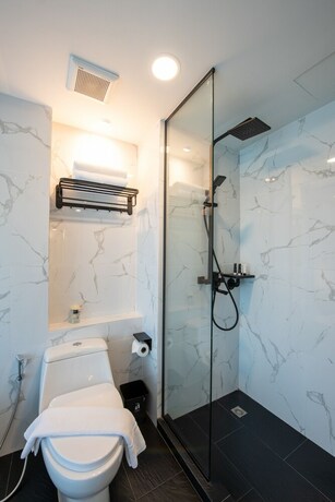 Imagen de la habitación del Hotel Mayson Place. Foto 14