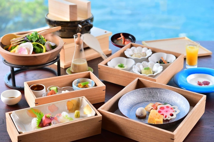 Imagen del bar/restaurante del Hotel Mayu Futahari. Foto 4