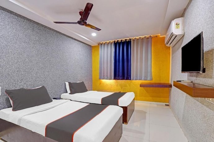 Imagen de la habitación del Hotel Mayura Ankleshwar. Foto 2