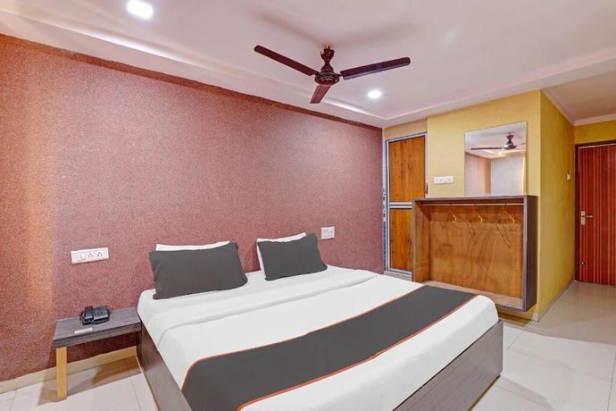 Imagen de la habitación del Hotel Mayura Ankleshwar. Foto 7
