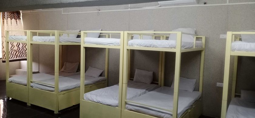 Imagen de la habitación del Hotel Mayura Ankleshwar. Foto 11