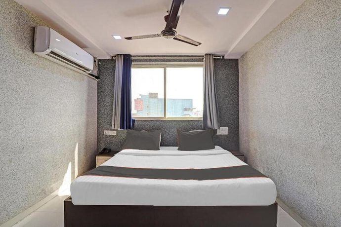Imagen de la habitación del Hotel Mayura Ankleshwar. Foto 12