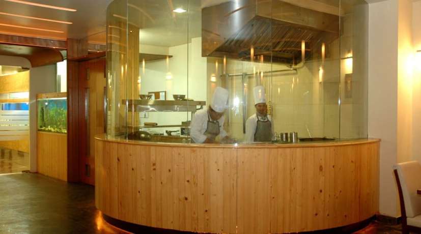 Imagen del bar/restaurante del Hotel Mayura. Foto 2