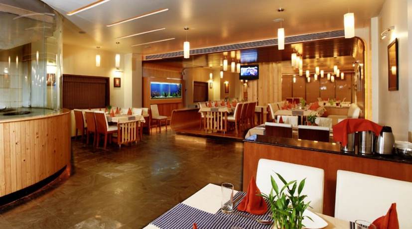 Imagen del bar/restaurante del Hotel Mayura. Foto 4