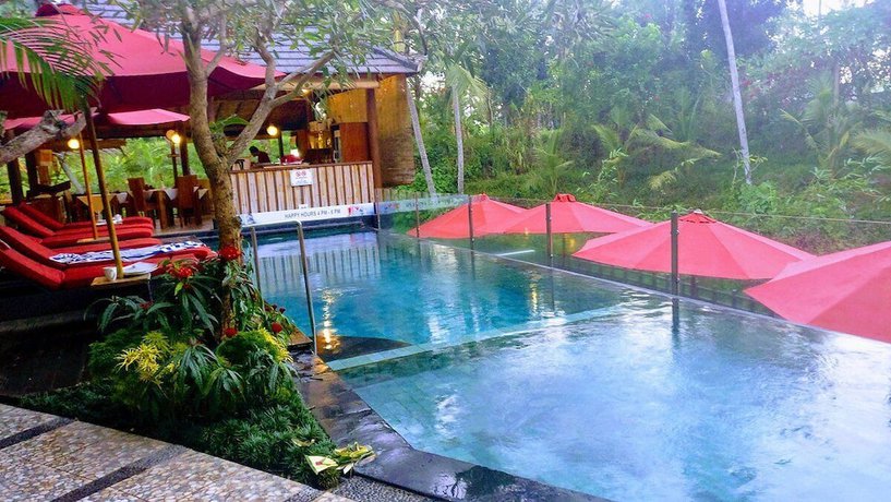 Imagen de la piscina del Hotel Mayura Ubud Retreat. Foto 14
