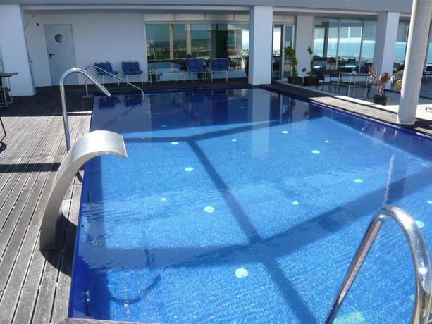 Imagen de la piscina del Hotel Mazagonia. Foto 15