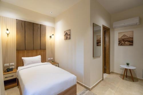 Imagen de la habitación del Hotel Mazar Pyramids. Foto 20