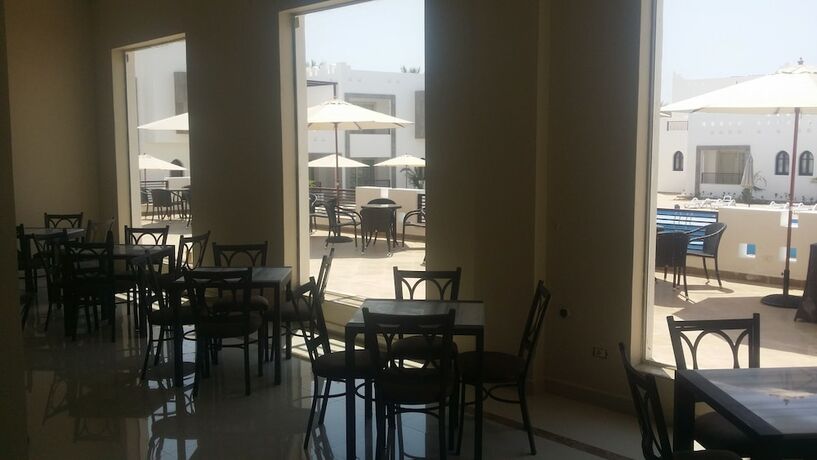 Imagen del bar/restaurante del Hotel Mazar Resort And Spa. Foto 12