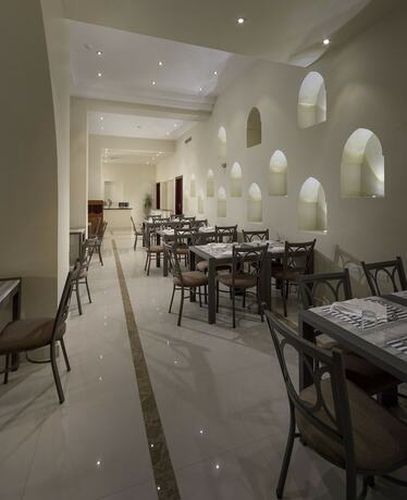 Imagen del bar/restaurante del Hotel Mazar Resort And Spa. Foto 14