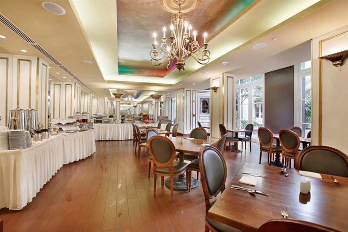 Imagen del bar/restaurante del Hotel Mazarin. Foto 4