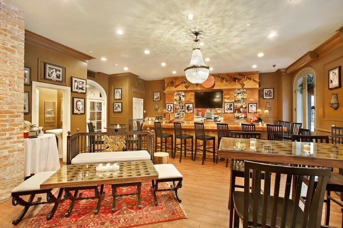 Imagen del bar/restaurante del Hotel Mazarin. Foto 5