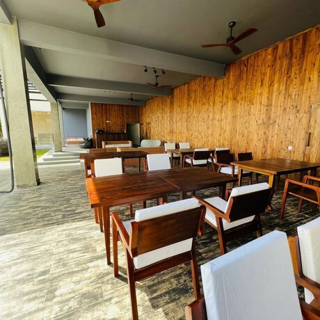 Imagen general del Hotel Mazarine Surf Suites. Foto 2