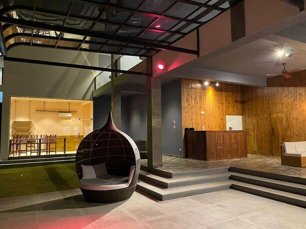 Imagen general del Hotel Mazarine Surf Suites. Foto 4