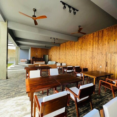 Imagen general del Hotel Mazarine Surf Suites. Foto 11