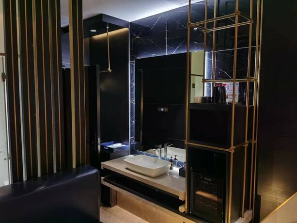 Imagen general del Hotel Maze. Foto 15