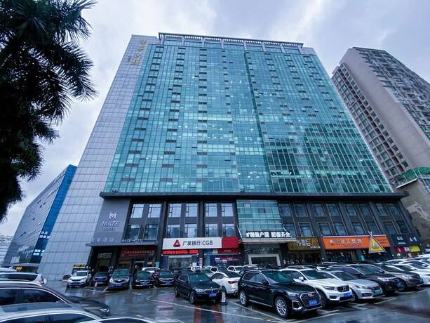 Imagen general del Hotel Maze. Foto 16