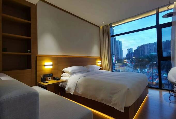 Imagen general del Hotel Maze. Foto 17