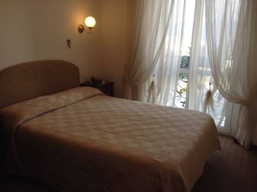Imagen de la habitación del Hotel Mazzoleni. Foto 7