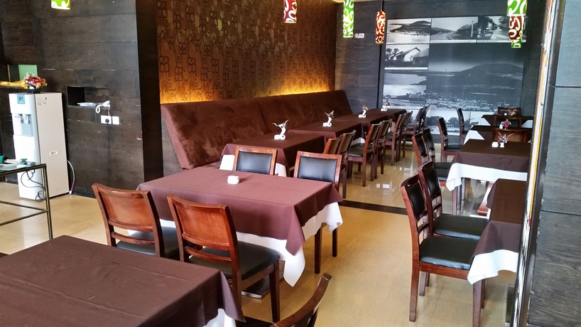 Imagen del bar/restaurante del Hotel Mb. Foto 2