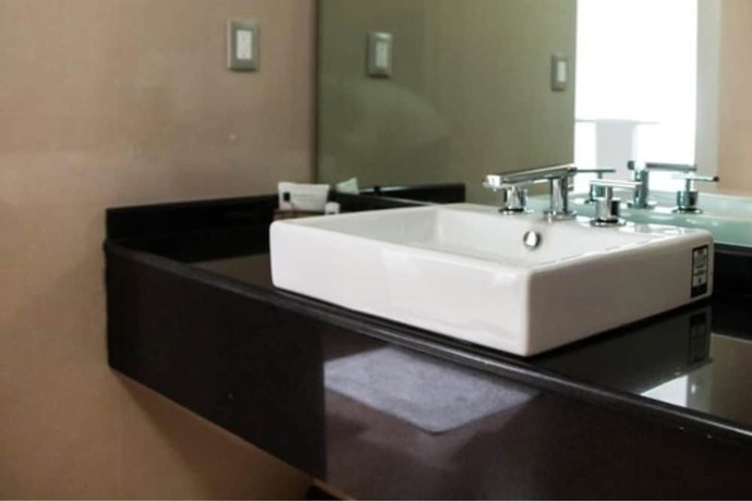 Imagen de la habitación del Hotel Mbm Red Sun. Foto 6