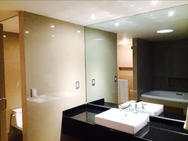 Imagen de la habitación del Hotel Mbm Red Sun. Foto 8