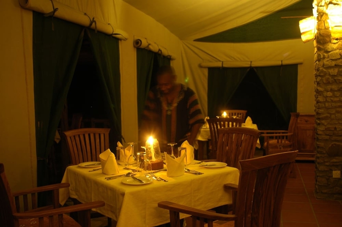Imagen del bar/restaurante del Hotel Mbuzi Mawe Serena Camp. Foto 9