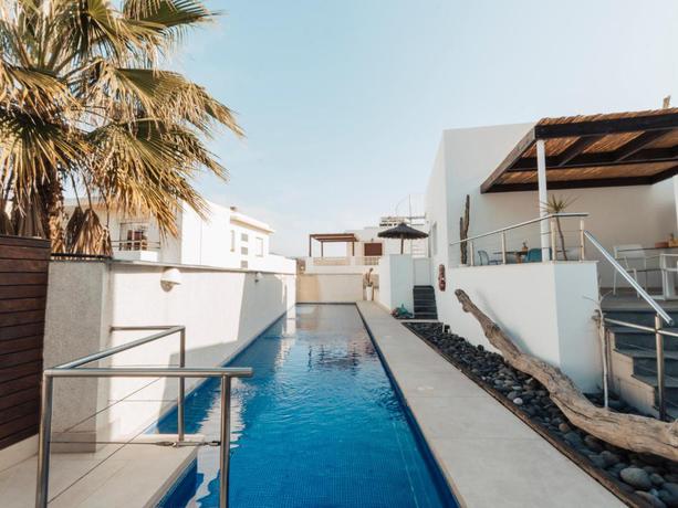 Imagen de la piscina del Hotel Mc San Jos&eacute;. Foto 11