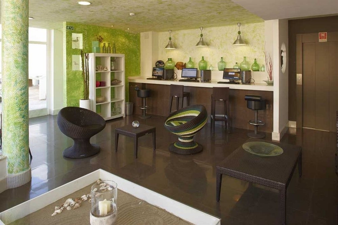 Imagen de los interiores del Hotel Mc San José. Foto 11