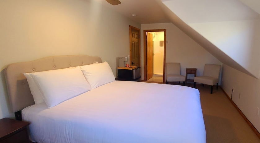 Imagen de la habitación del Hotel McGee Creek Lodge. Foto 1