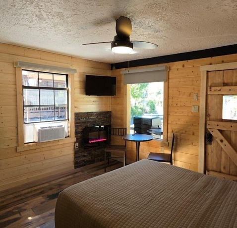 Imagen de la habitación del Hotel McGee Creek Lodge. Foto 6