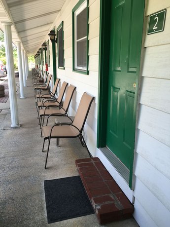 Imagen de los exteriores del Hotel McGregor Inn Motel. Foto 15