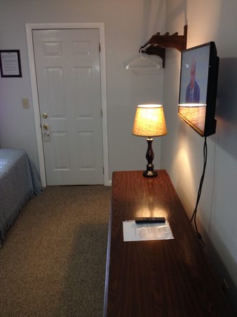 Imagen de la habitación del Hotel McGregor Inn Motel. Foto 14