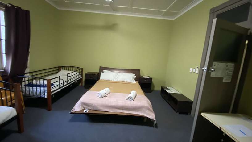 Imagen de la habitación del Hotel McGuire\'s CBD. Foto 9
