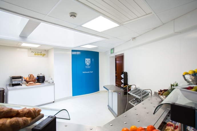 Imagen del bar/restaurante del Hotel McIntosh Hall - Campus Accommodation. Foto 5