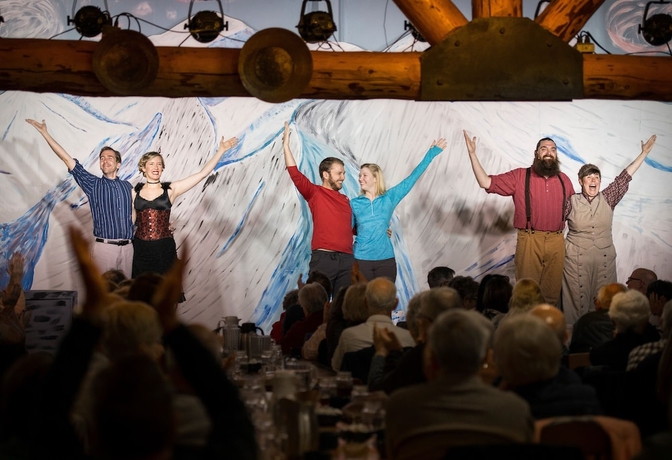 Imagen del bar/restaurante del Hotel McKinley Chalet Resort. Foto 5