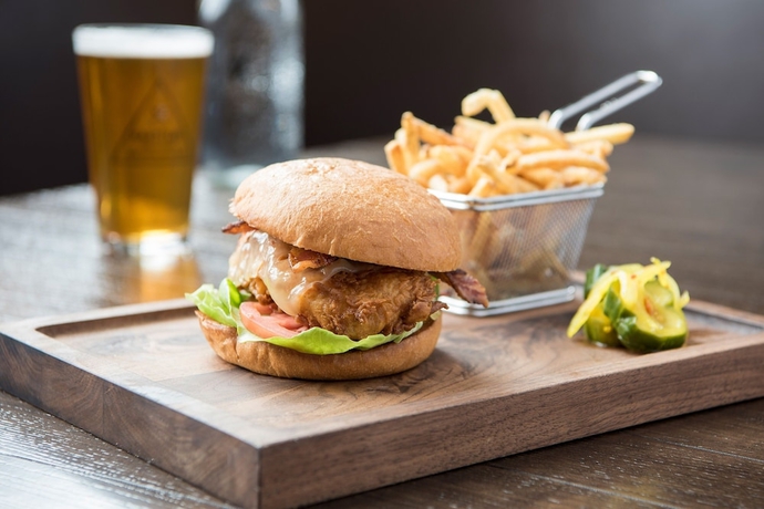 Imagen del bar/restaurante del Hotel McKinley Chalet Resort. Foto 7