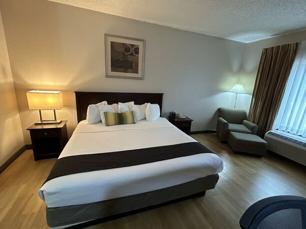 Imagen de la habitación del Hotel McPherson Inn, Mcpherson. Foto 14