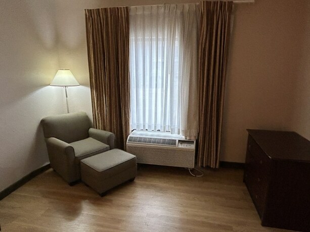 Imagen de la habitación del Hotel McPherson Inn, Mcpherson. Foto 16