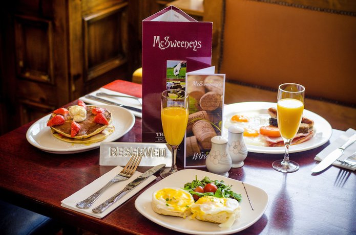 Imagen del bar/restaurante del Hotel McSweeney Arms. Foto 2