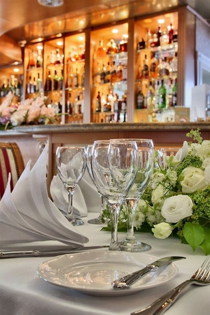 Imagen del bar/restaurante del Hotel Mcc Mazurkas Conference Centre and. Foto 3