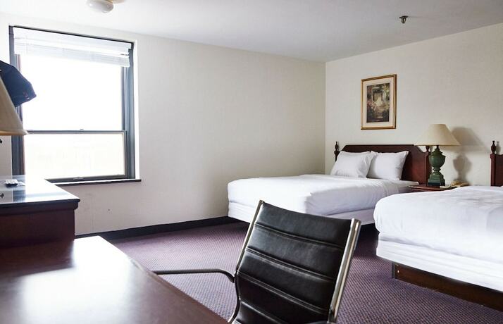 Imagen general del Hotel Mclure Inn And Suites. Foto 6