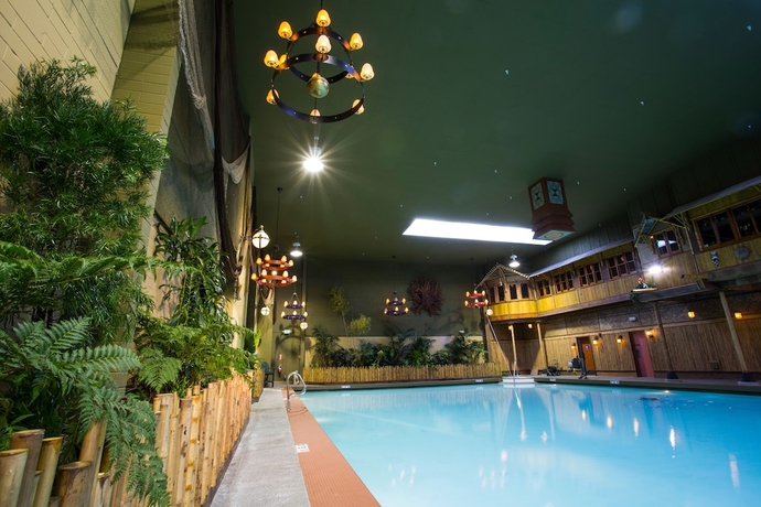 Imagen de la piscina del Hotel Mcmenamins Anderson School. Foto 16