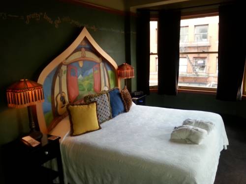 Imagen de la habitación del Hotel Mcmenamins Crystal. Foto 5