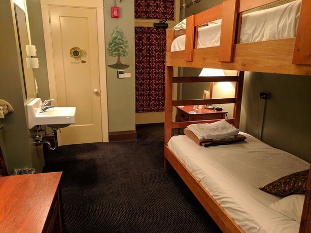 Imagen de la habitación del Hotel Mcmenamins Grand Lodge. Foto 2