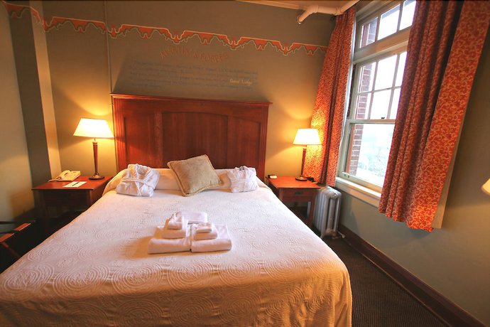 Imagen de la habitación del Hotel Mcmenamins Grand Lodge. Foto 6