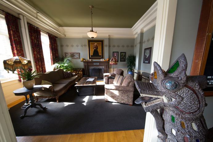 Imagen de los interiores del Hotel Mcmenamins Grand Lodge. Foto 18