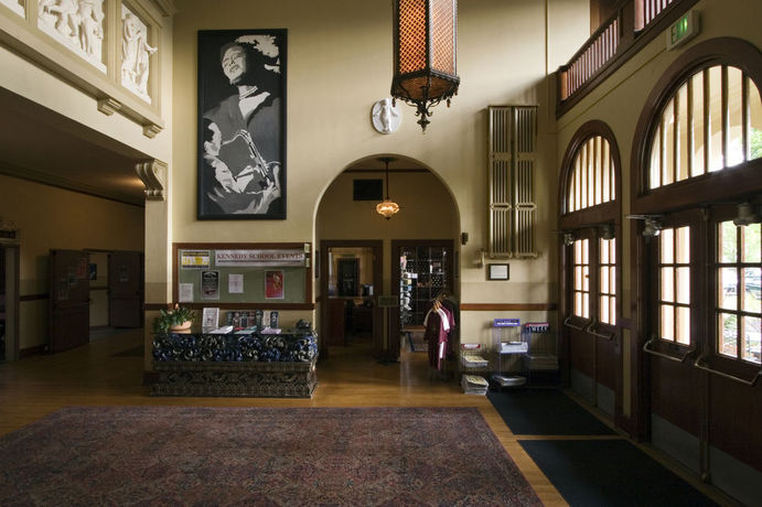 Imagen de los interiores del Hotel Mcmenamins Kennedy School. Foto 15