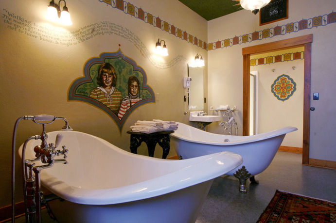 Imagen de los exteriores del Hotel Mcmenamins Old St. Francis. Foto 10