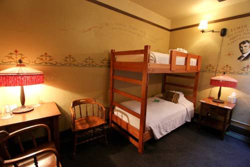 Imagen de la habitación del Hotel Mcmenamins Olympic Club. Foto 6