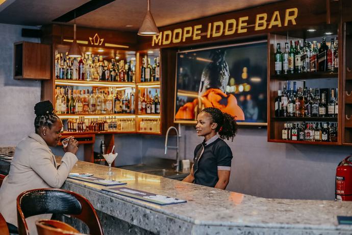 Imagen del bar/restaurante del Hotel Mdope Idde hotel. Foto 2